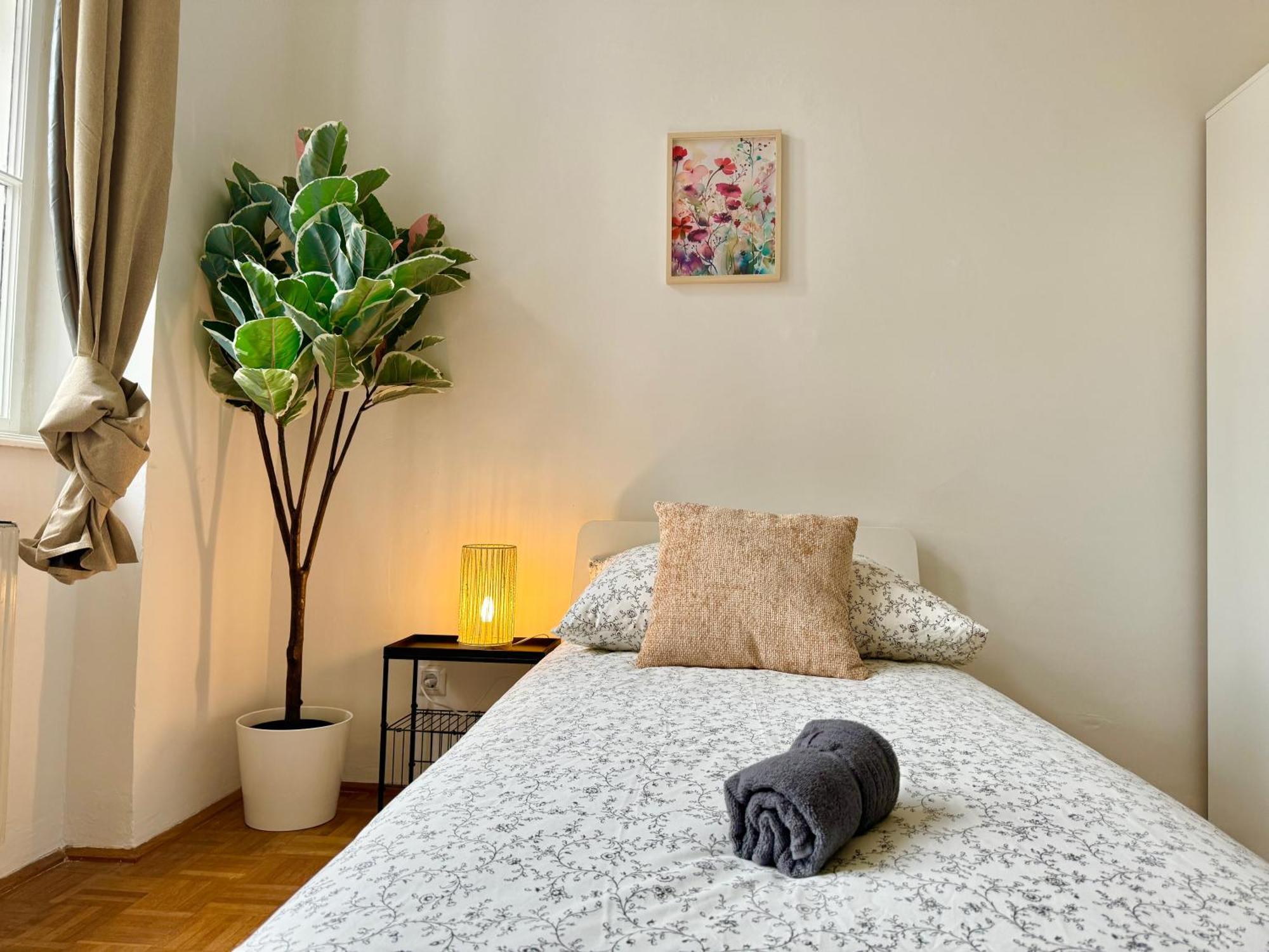 Apartment 130 M2 Calm & Stylish